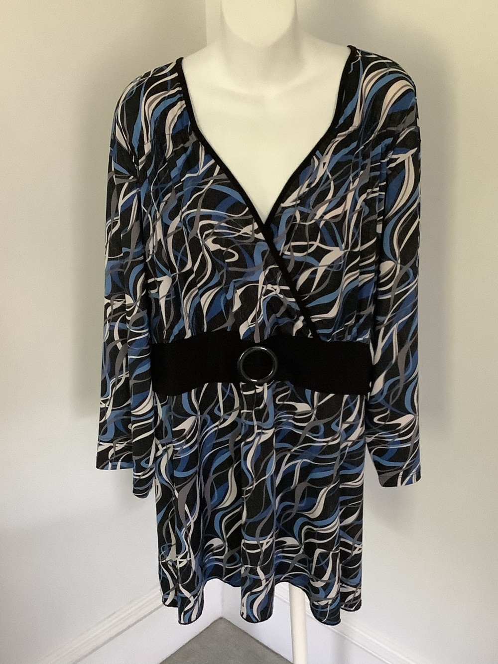 Studio 1940 Y2K Black, Blue, White, Silver Abstract Faux Wrap Top Sz.26